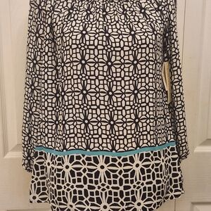 Takera Black and White Geometric Women's Top